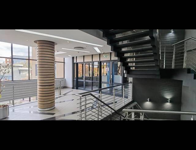 BUSINESS PROPERTY TO RENT IN LYNNWOOD MANOR